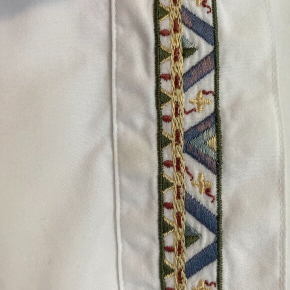 Vintage Woolrich 2272 White Embroidered Cotton Button Down Size Large - Picture 8 of 10